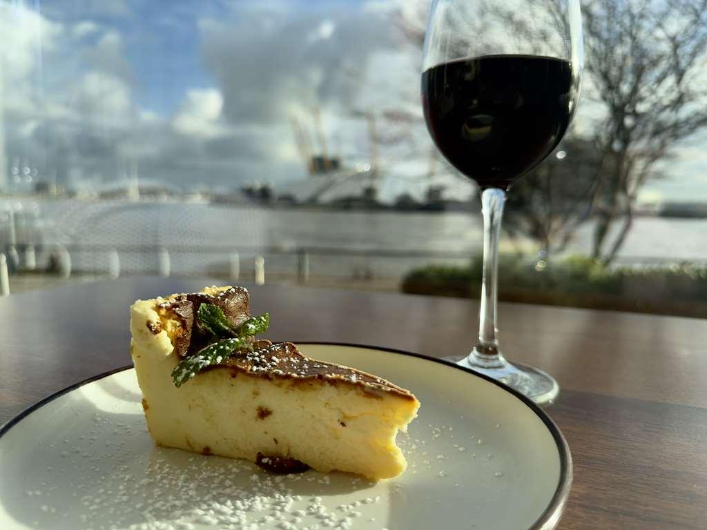 Hotel Radisson Blu Hotel, Canary Wharf East 4*